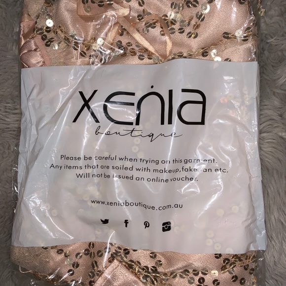 Xenia Boutique Dress - Picture 4 of 4